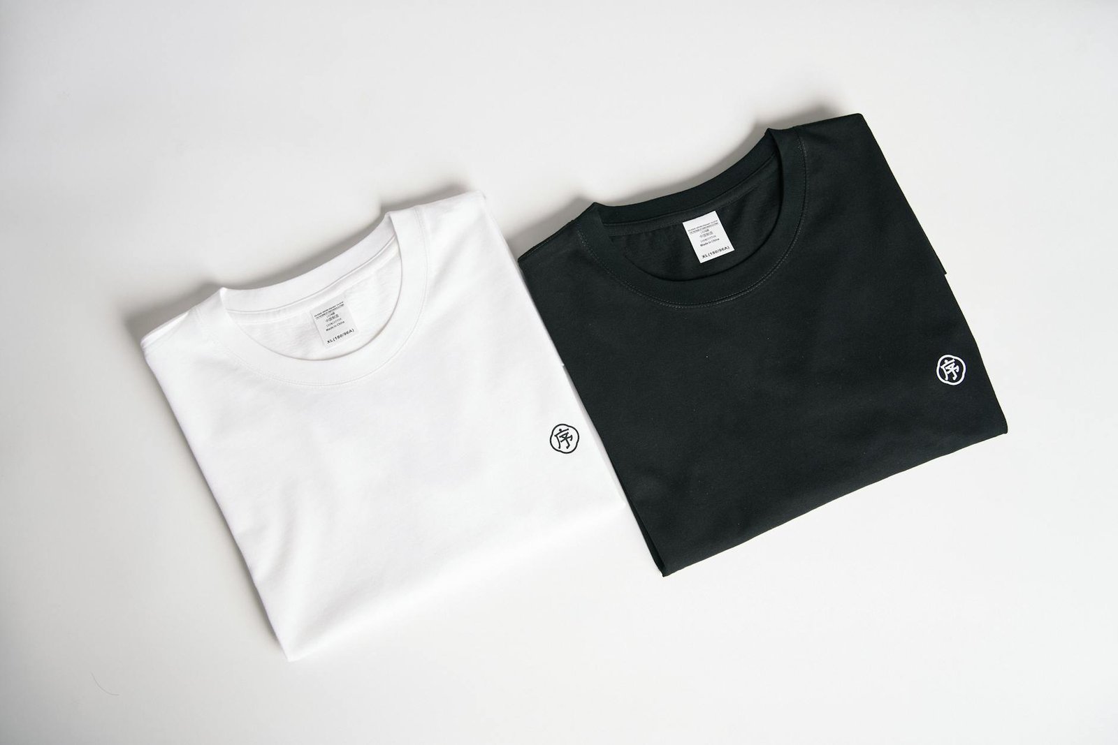 basic black and white t shirts